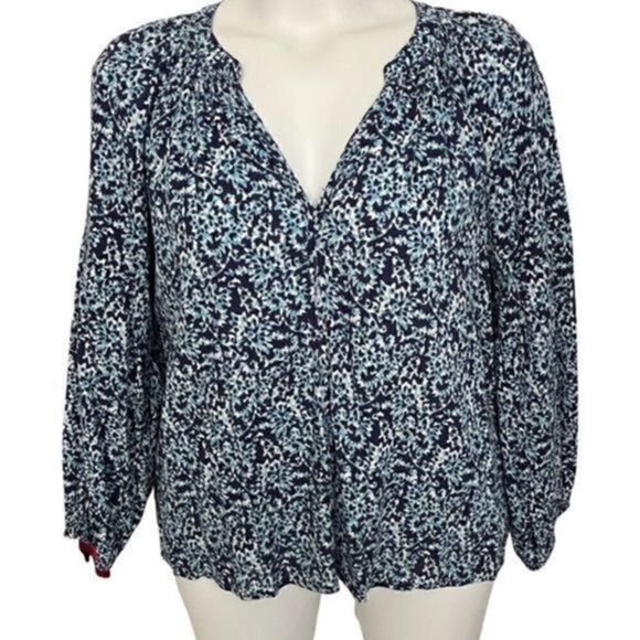 GAP Tops - Gap V-neck Blue and black top with geometric design. Size Medium.